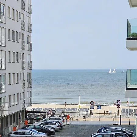 Met Zeezicht - The Waves - Odette Aan Zee Ostend