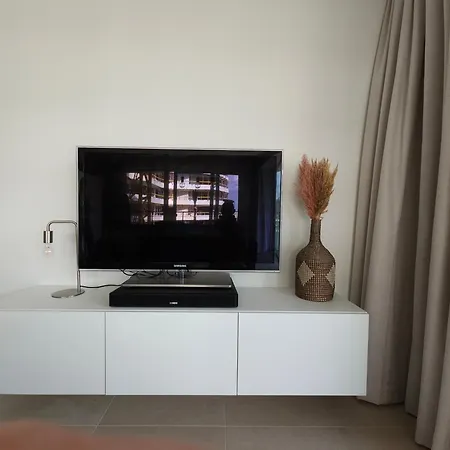 Met Zeezicht - The Waves - Odette Aan Zee Ostende