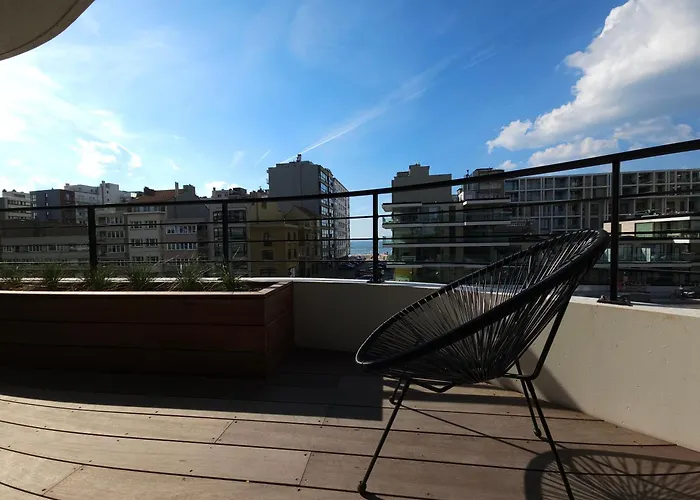 Met Zeezicht - The Waves - Odette Aan Zee * Ostend